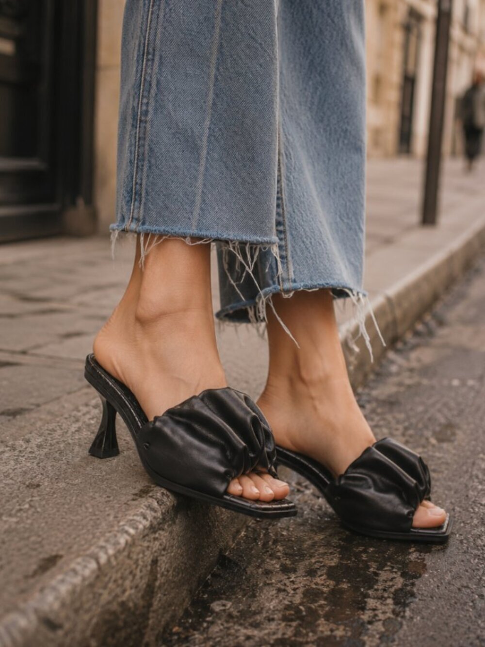 Circus by Sam Edelman Slade Sandal US 7 Black Faux Leather Quiet Luxury Chic